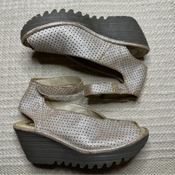 FLY LONDON tan / silver perforated leather Ayala wedge sandals 36
