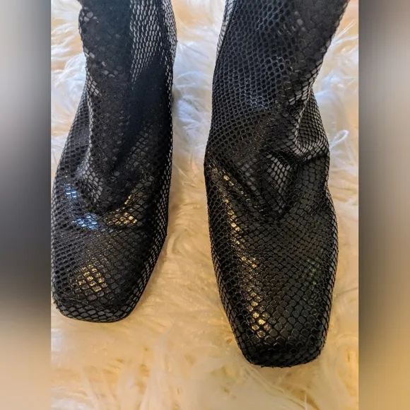 Franco Sarto Marquee Ankle Boot Black Snakeskin Bootie sz 7.5