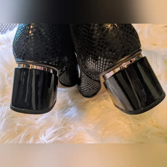 Franco Sarto Marquee Ankle Boot Black Snakeskin Bootie sz 7.5