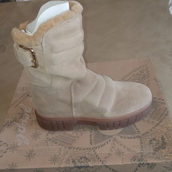 Free People Women's Fable Faux-Fur-Lined Snow Sand-Suede Boots Size 9.5