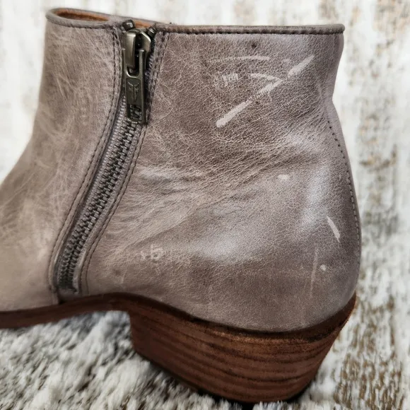 Frye &quot;Carson Piping Bootie&quot; Graphite Grey Leather Ankle Boot | Women's Size 8.5