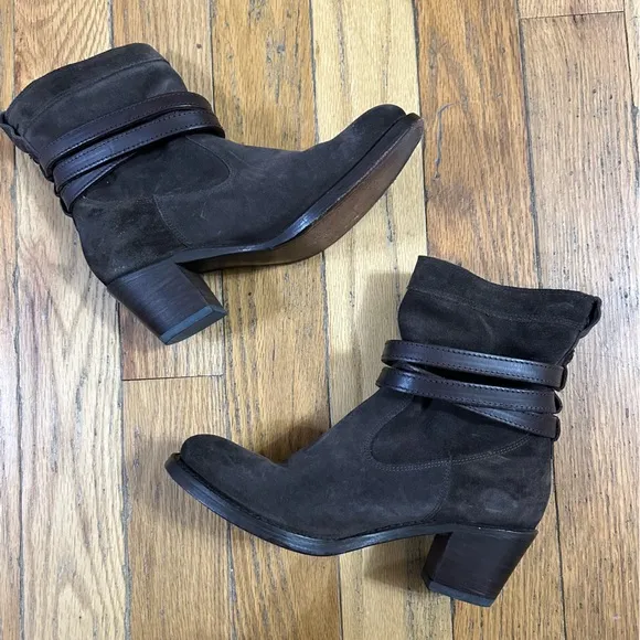 Frye Suede Jane Strappy Boot in Chocolate Size 7