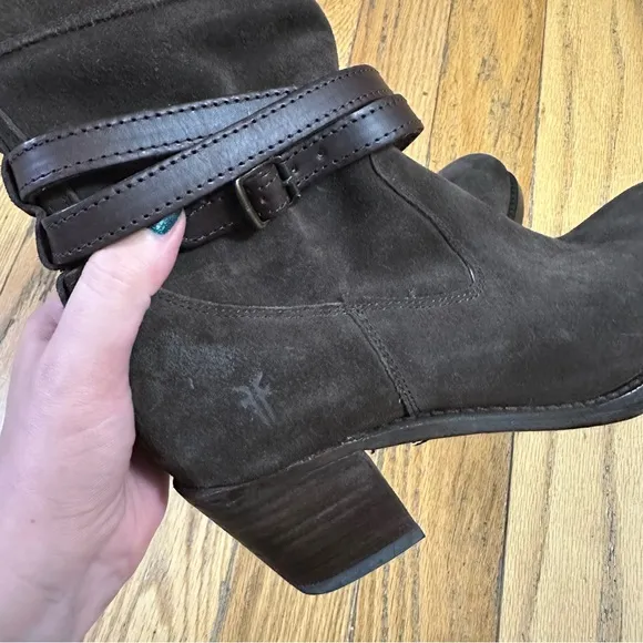 Frye Suede Jane Strappy Boot in Chocolate Size 7