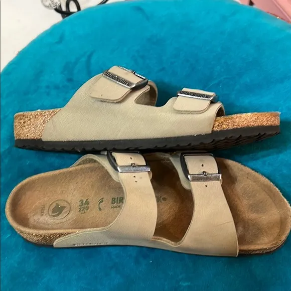 Gently used Kids Beige Birkenstock Sandals. Size 34
