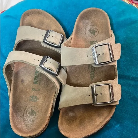 Gently used Kids Beige Birkenstock Sandals. Size 34