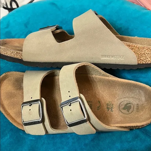 Gently used Kids Beige Birkenstock Sandals. Size 34