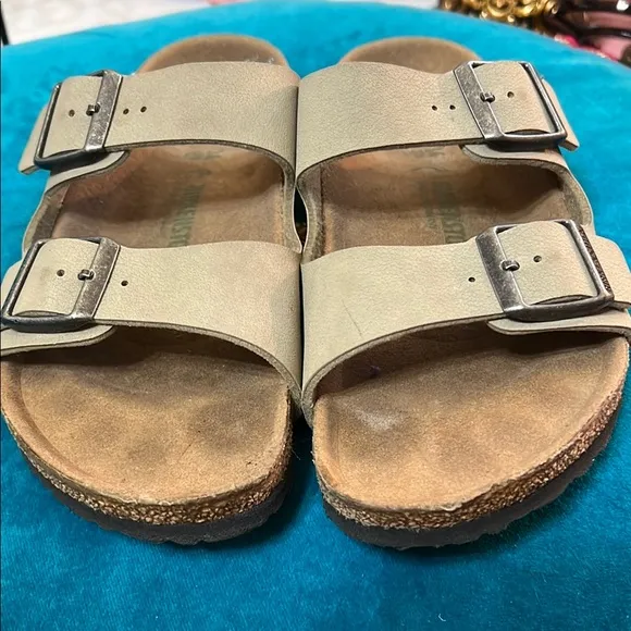 Gently used Kids Beige Birkenstock Sandals. Size 34