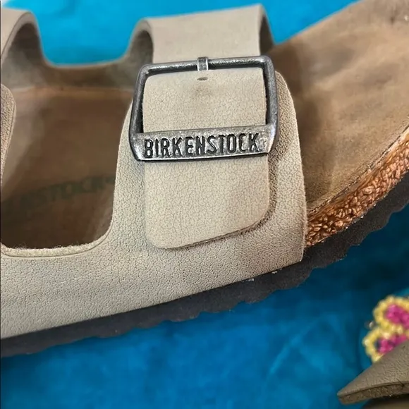 Gently used Kids Beige Birkenstock Sandals. Size 34