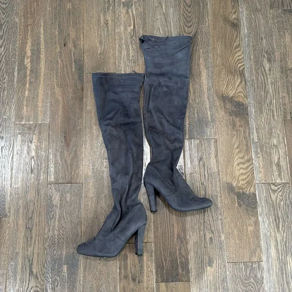 GRAY Steve Madden Gorgeous Boots size 9​​
