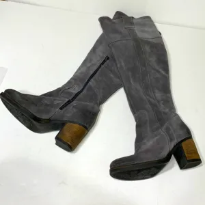 Gray suede knee highs size EU40 made Portugal Horton