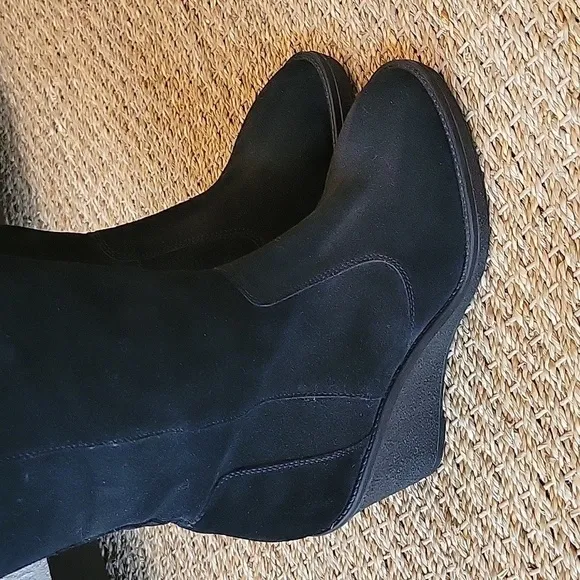 GRIGIARANCIO black suede leather knee-high wedge boots. Size 38 women's 7.5.