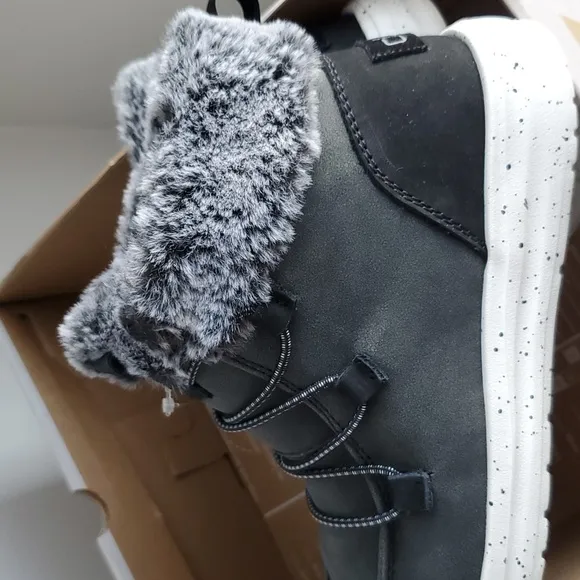 HEY DUDE ELOISE BLACK ANKLE BOOTS