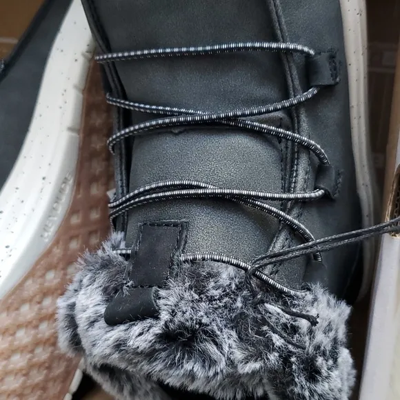 HEY DUDE ELOISE BLACK ANKLE BOOTS