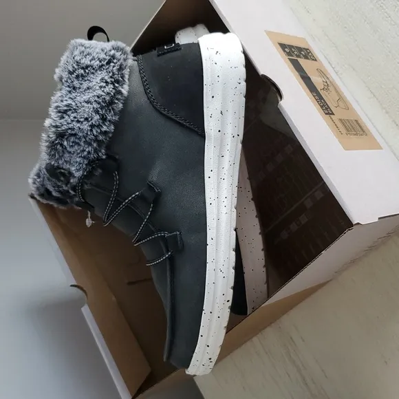HEY DUDE ELOISE BLACK ANKLE BOOTS
