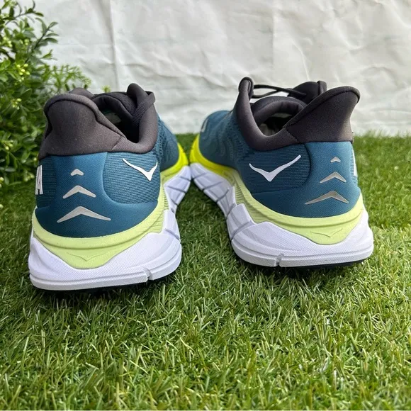 Hoka One One Arahi 6 blue graphite  men Size 10D  NEW