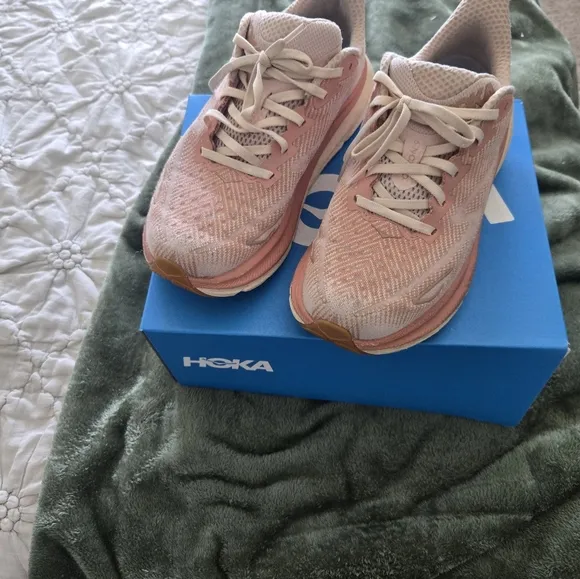 Hoka Women's Clifton 9 Size 8