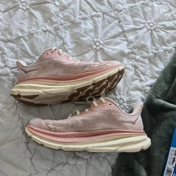 Hoka Women's Clifton 9 Size 8