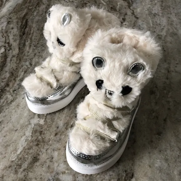 🎉HP🎉 NEW Gap 🌬 white silver gold fur Winter boots