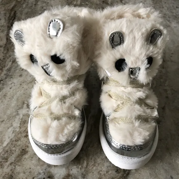 🎉HP🎉 NEW Gap 🌬 white silver gold fur Winter boots