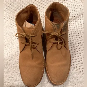 H.S TRASX Men's 8/5 Tan Suede Chukka Boots