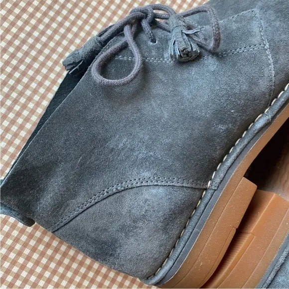 Hush Puppies Women's Cyra Catelyn Chukka Boot.Suede. Size 11 WIDE
