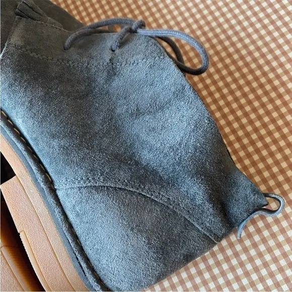 Hush Puppies Women's Cyra Catelyn Chukka Boot.Suede. Size 11 WIDE