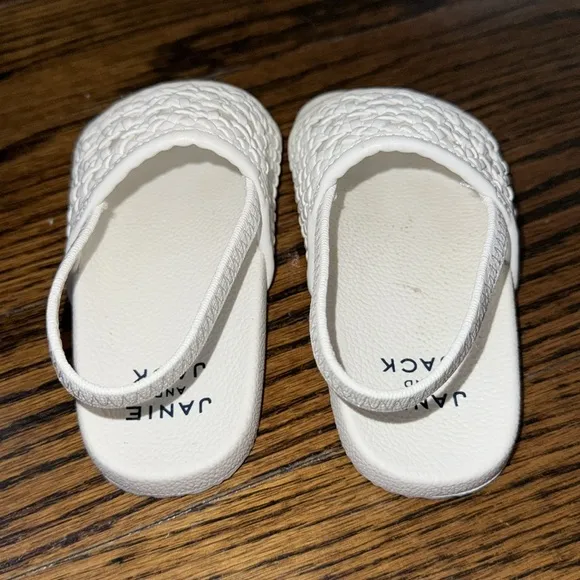 JANIE &amp; JACK WHITE SANDAL 6C