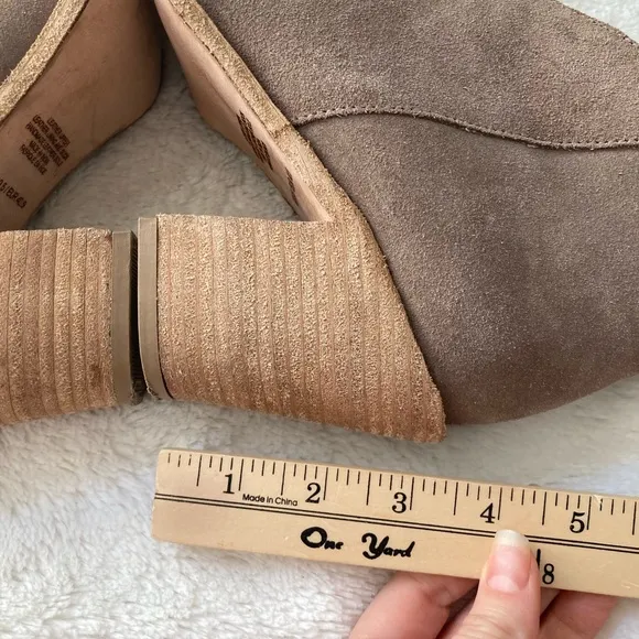 Jeffrey Campbell Kamet boots suede grayish taupe leather ankle booties size 9.5