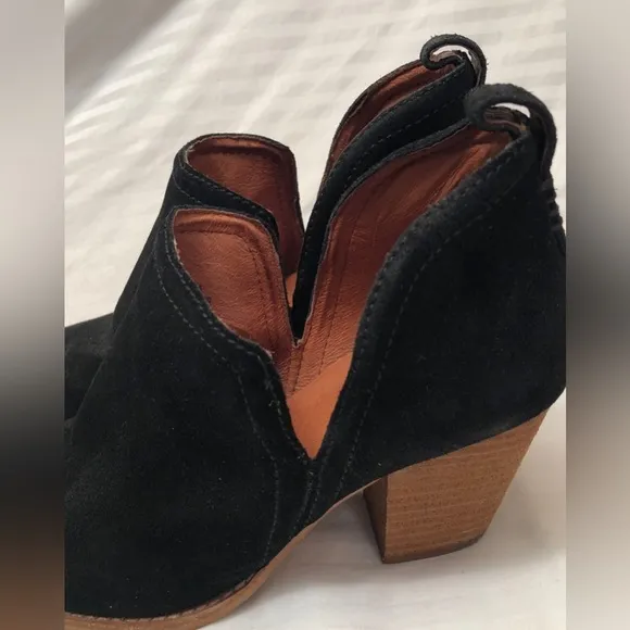 Jeffrey Campbell Rosalee Black Suede Ankle Boots Booties Stacked Block Heel 7.5