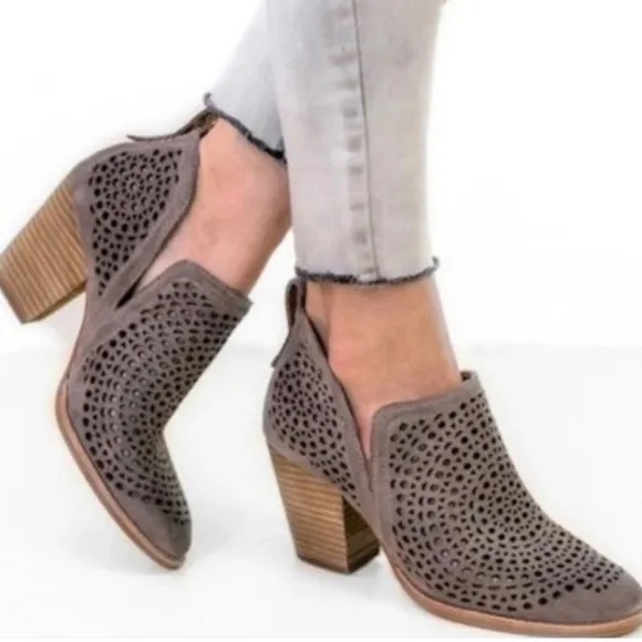 Jeffrey Campbell Rosalee Cutout Tan Suede Ankle Boots Size 8