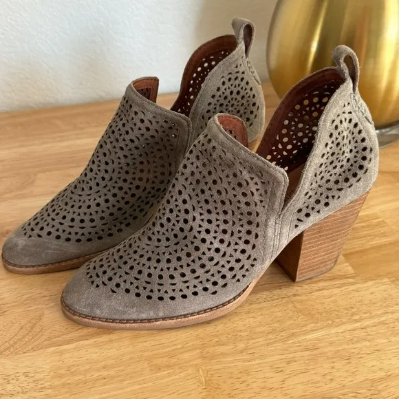 Jeffrey Campbell Rosalee Cutout Tan Suede Ankle Boots Size 8