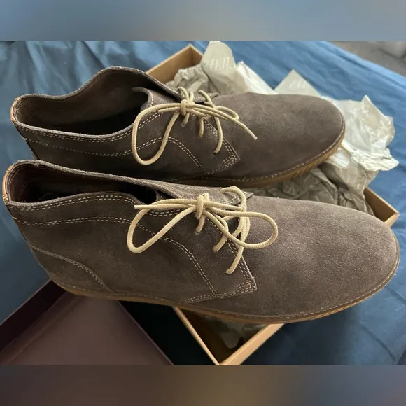 Johnston and Murphy Wallace Gray suede Chukka boots new size 13m