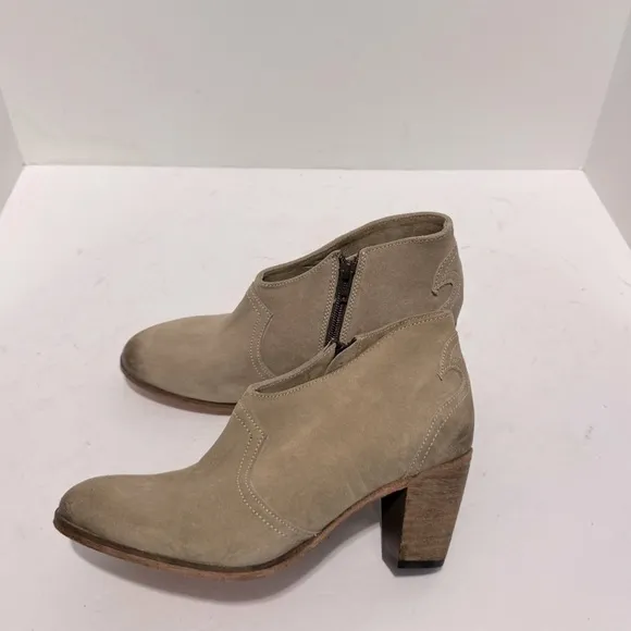 Johnston Murphy Tan Suede Burnished Toe/Heel Ankle Boots Women's Size 8