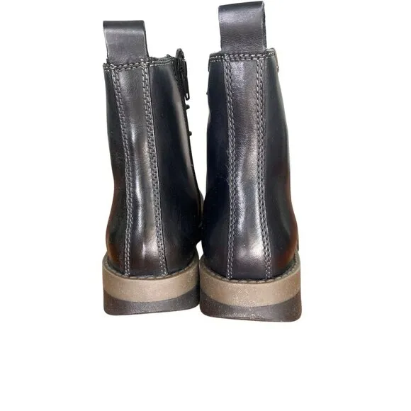 Josef Seibel Lina 06 black leather boot with faux fur lining. Size 6 Comfort