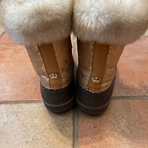 Juicy Couture faux fur lined Duck boots size 2