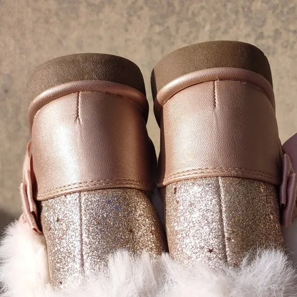 Juicy Couture Girls Size 10 Lil Yorba Linda Faux Fur Metallic Star Glitter Boots