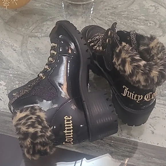 Juicy Couture Women's Indulgence Boots Faux Leather Lug Sole Embroidered 7.5M