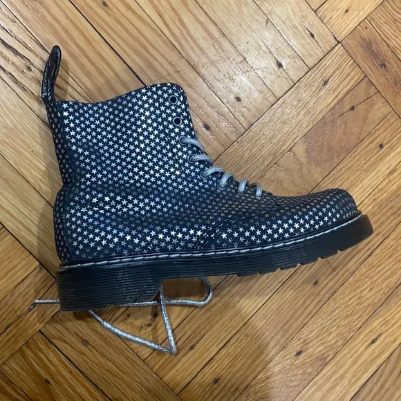 JUNIOR 1460 SUEDE METALLIC STAR BOOTS Size 2