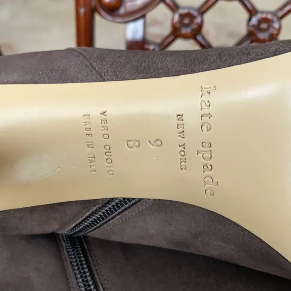 Kate Spade Aldaz suede gold bow ankle boots NWOB size 9