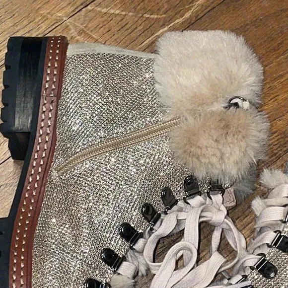 •KATE SPADE•NIB ROSALIE GOLD METALLIC FAUX FUR ANKLE LACE UP BOOTIES SIZE 7