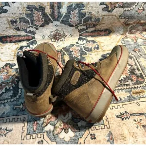 Keen insulated winter boots leather women’s outdoor boots size 9