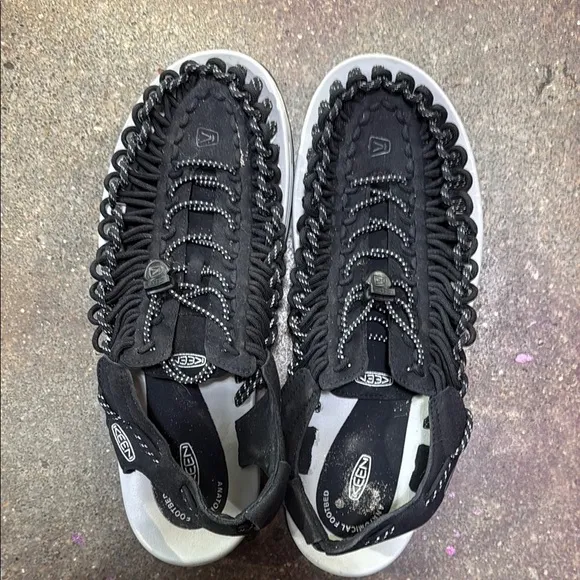 Keen Men's Black and White Sandals