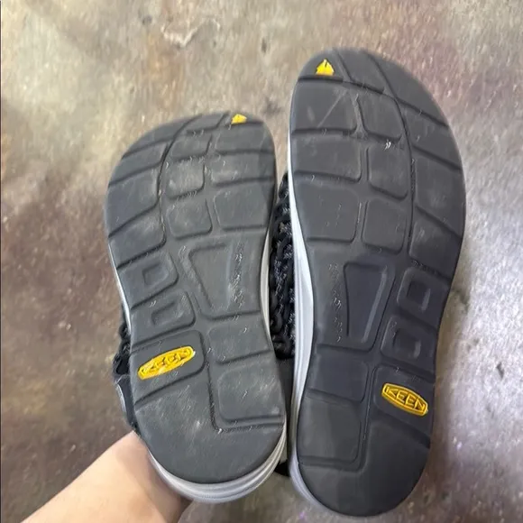 Keen Men's Black and White Sandals