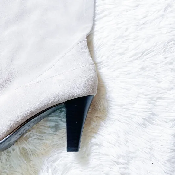 Kelsi Dagger Creme Suede Heeled Boots SZ7.5