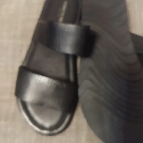 Kenneth Cole Black Minimalist Slide Sandals