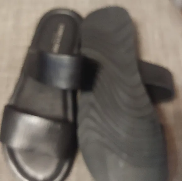 Kenneth Cole Black Minimalist Slide Sandals