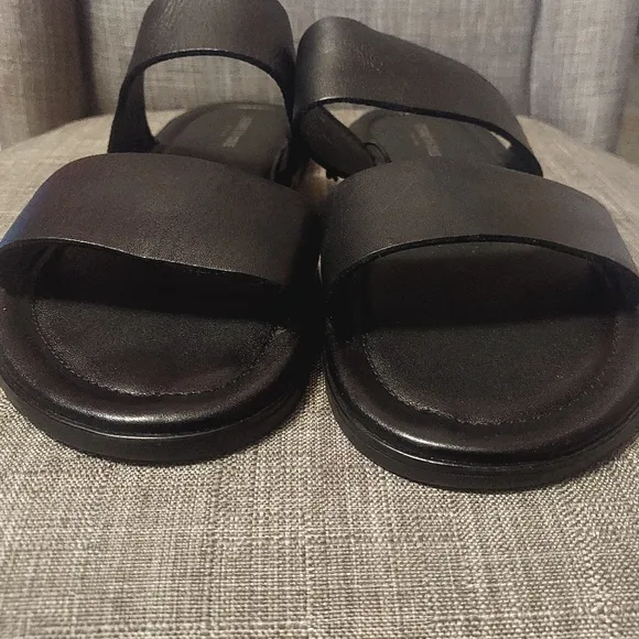 Kenneth Cole Black Minimalist Slide Sandals