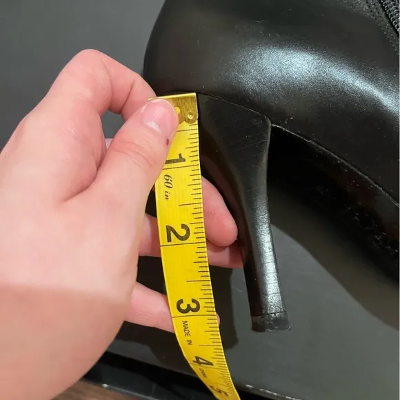 Kenneth Cole New York Black Leather Boots Women’s 6.5