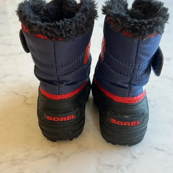 Kids Sorel Winter Boots faux fur. size 6 blue and red.