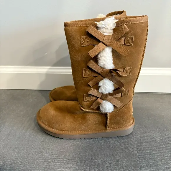 Koolaburra by UGG Brown Suede Boots Size 3 Kids
